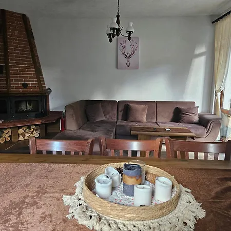 Holiday home самостоятелна къща планински перли, дом 1 на 5 мин от лифт стойките, пампорово *