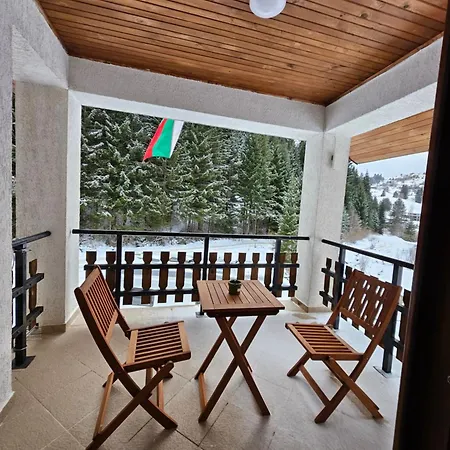 самостоятелна къща планински перли, дом 1 на 5 мин от лифт стойките, пампорово * Stoykite