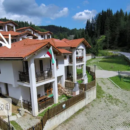 別荘 самостоятелна къща планински перли, дом 1 на 5 мин от лифт стойките, пампорово Stoykite