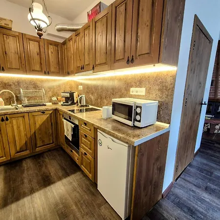 самостоятелна къща планински перли, дом 1 на 5 мин от лифт стойките, пампорово Vakantiehuis